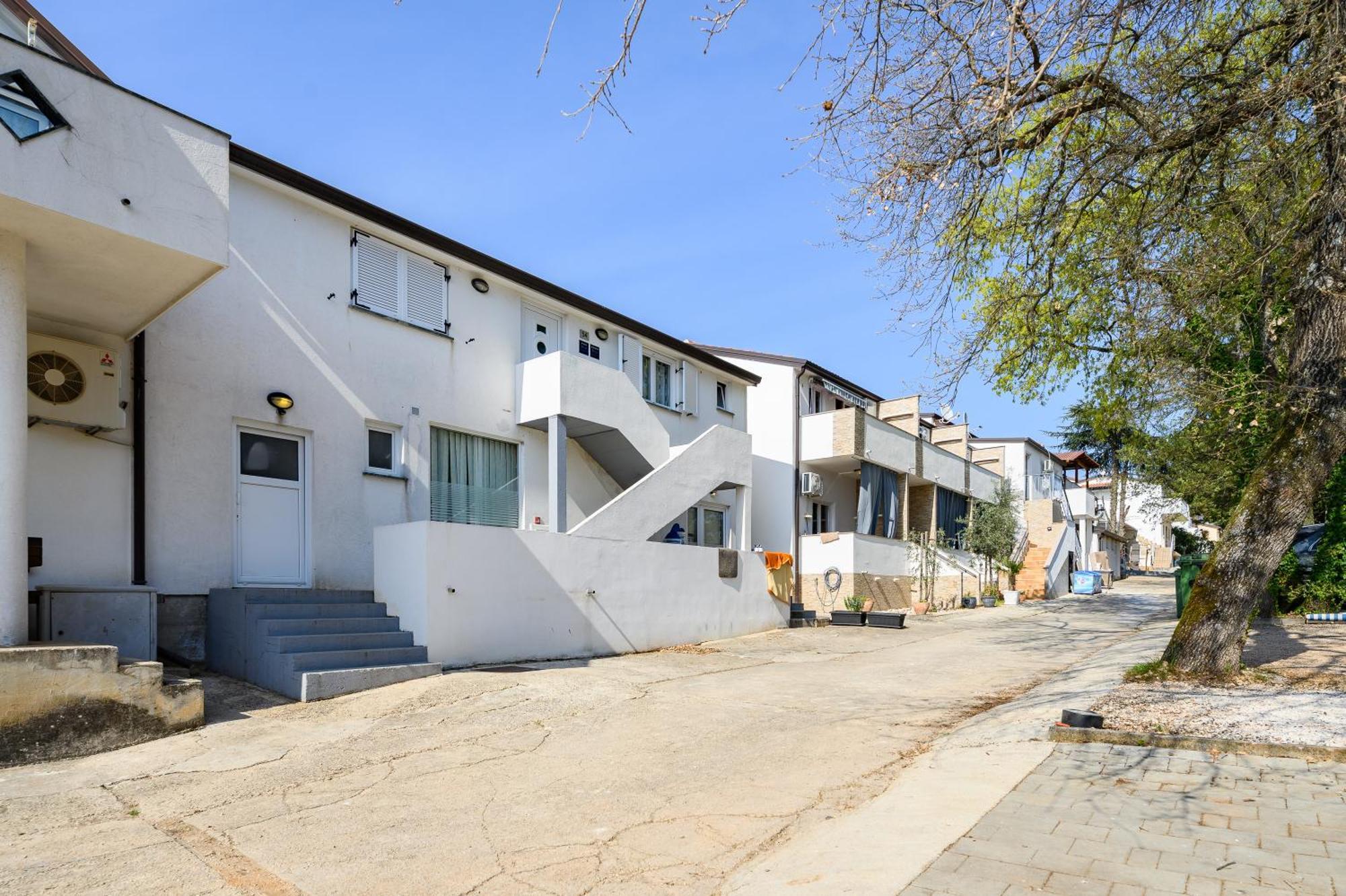 Apartments Suzy Umag Extérieur photo